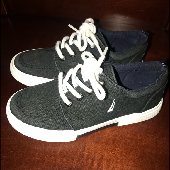 Boys Casual Nautica Shoes - Picture 1 of 2
